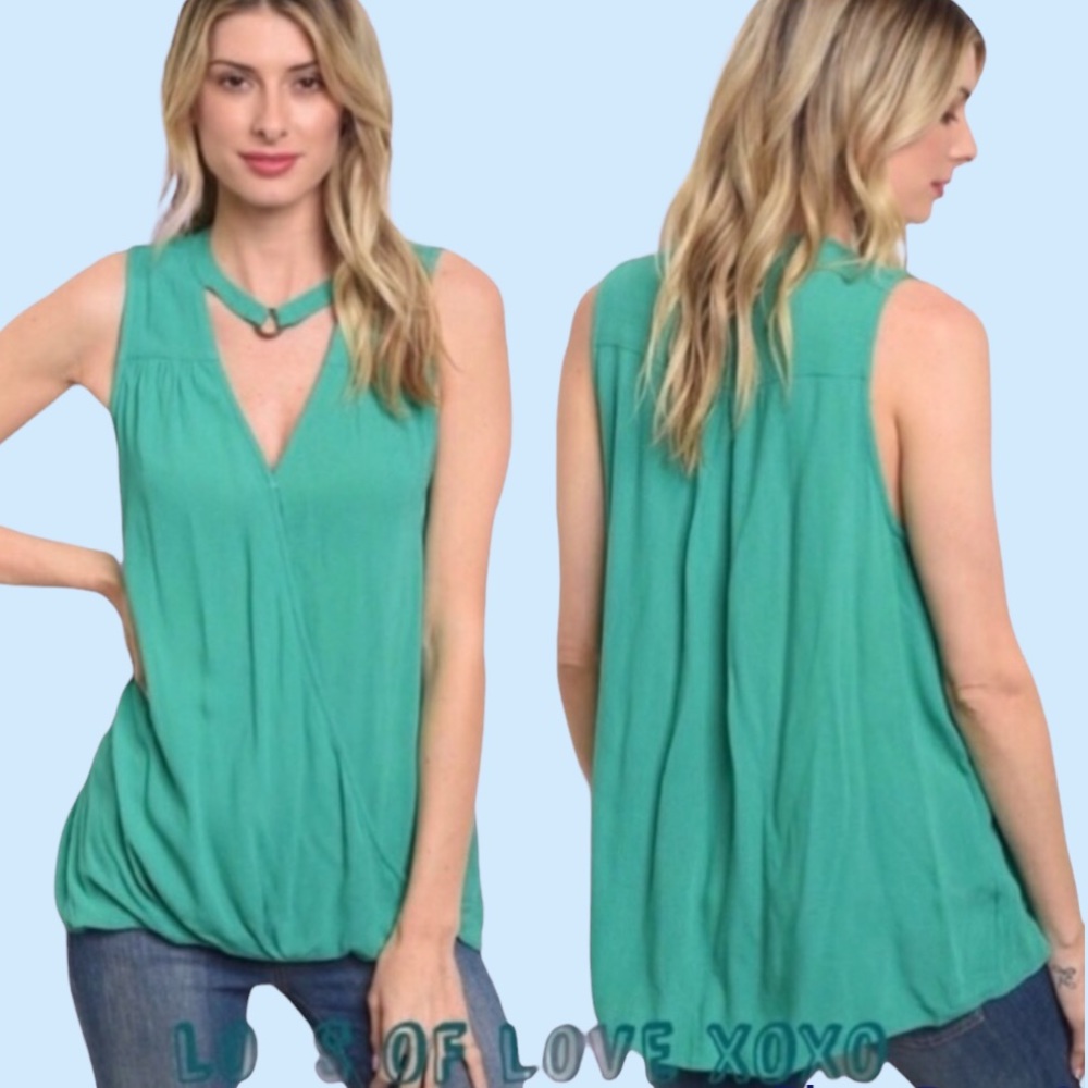 ❌DONATED❌Green Sleeveless V-neck Detail Snap Top - Picture 1 of 8